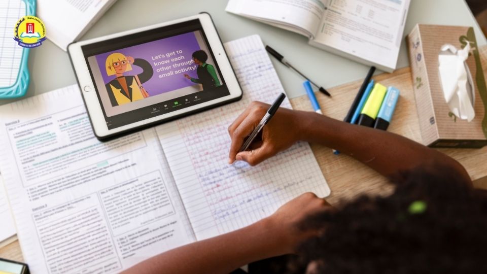 Cách ghi điểm với nhà tuyển dụng khi sở hữu bằng từ xa