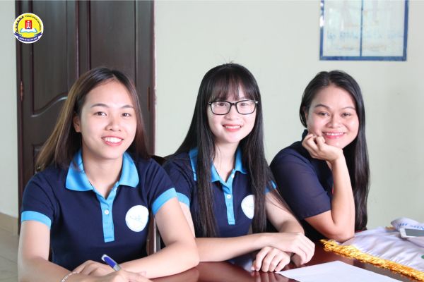 cong-tac-xa-hoi-nen-hoc-truong-nao