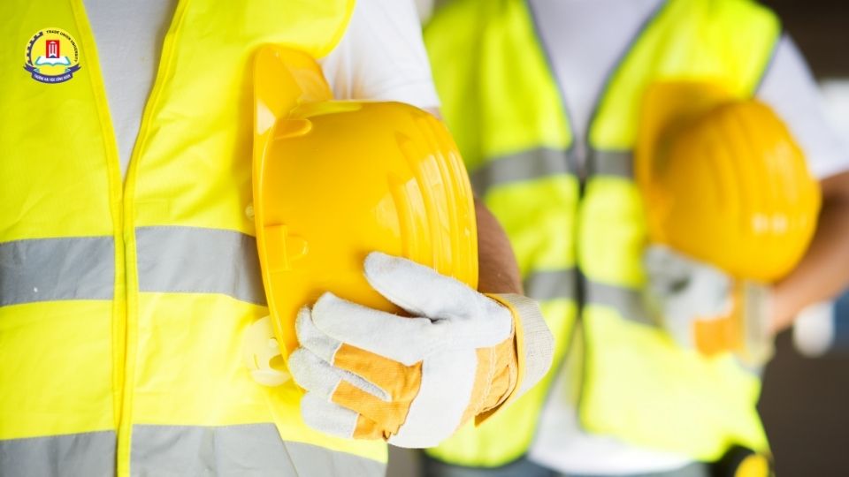 Lợi ích khi học văn bằng 2 ngành bảo hộ lao động