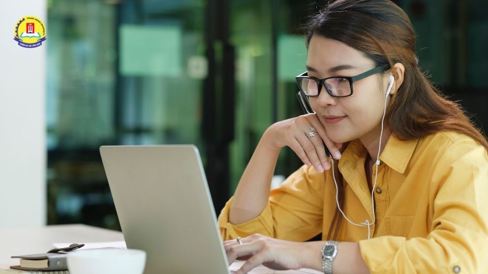 Chi phí học đại học từ xa tại một số trường