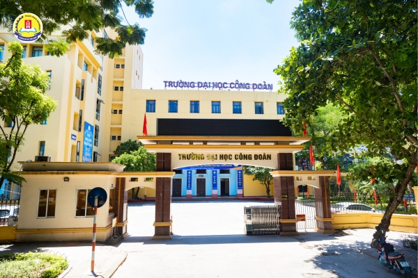 truong-dai-hoc-cong-doan-trong-bai-viet-ve-hoc-ngon-ngu-anh-online