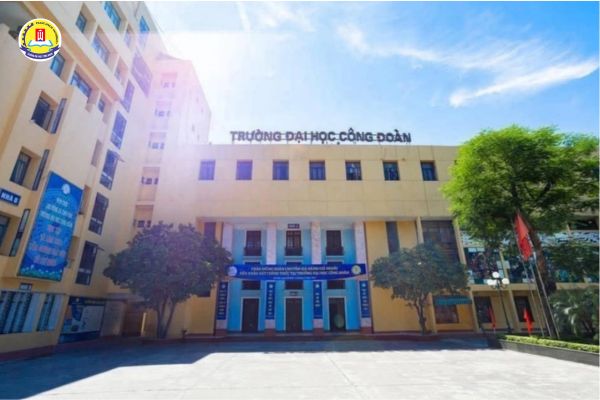 Sinh-vien-nganh-ngon-ngu-anh-khong-chi-duoc-trang-bi-kien-thuc-va-ky-nang-ma-con-duoc-trang-bi-hanh-trang-thuc-te