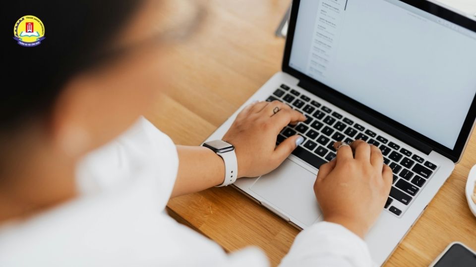 Hạn chế của học hệ từ xa và cách khắc phục hiệu quả