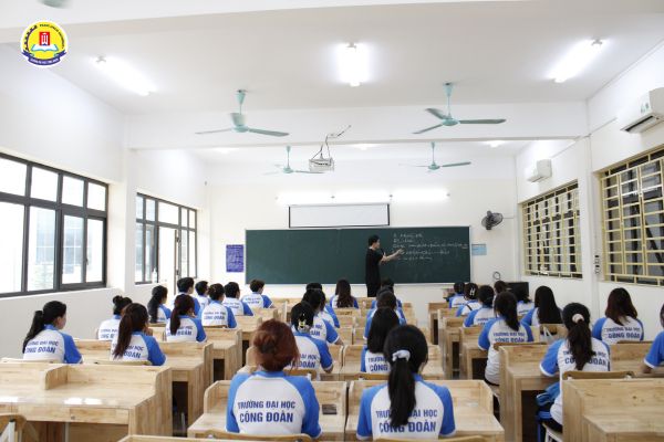 nganh-viet-nam-hoc (3)