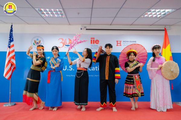 nganh-viet-nam-hoc-co-de-xin-viec​-1