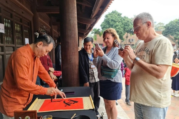 du-khach-thich-thu-voi-van-hoa-viet-nam