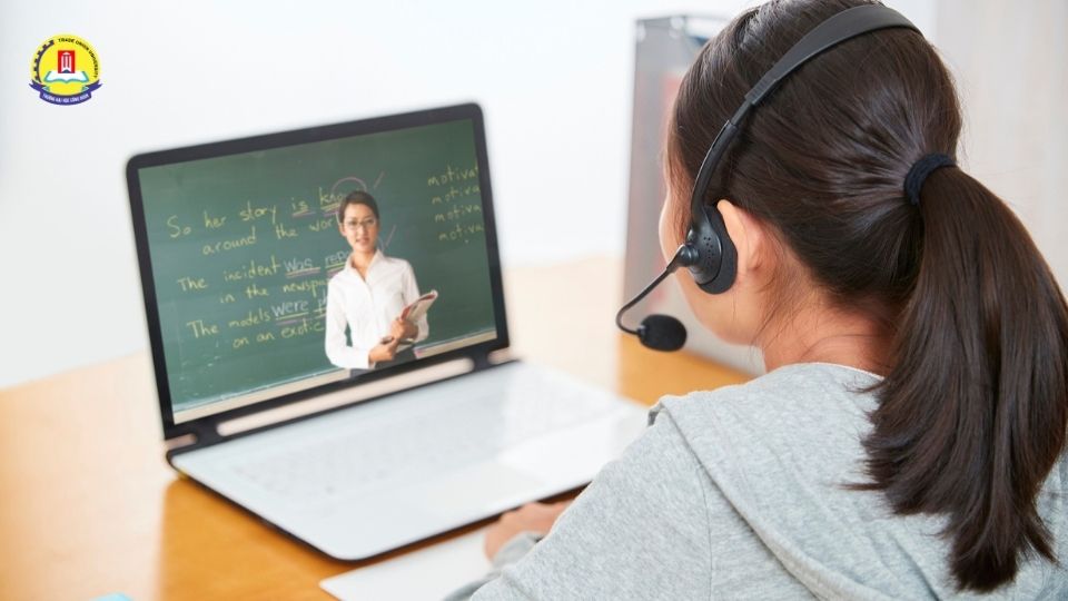 Học ngành ngôn ngữ Anh tại trường Đại học Công đoàn hệ từ xa