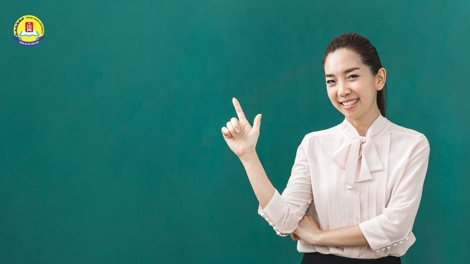 Học ngôn ngữ Anh có làm giáo viên được không 