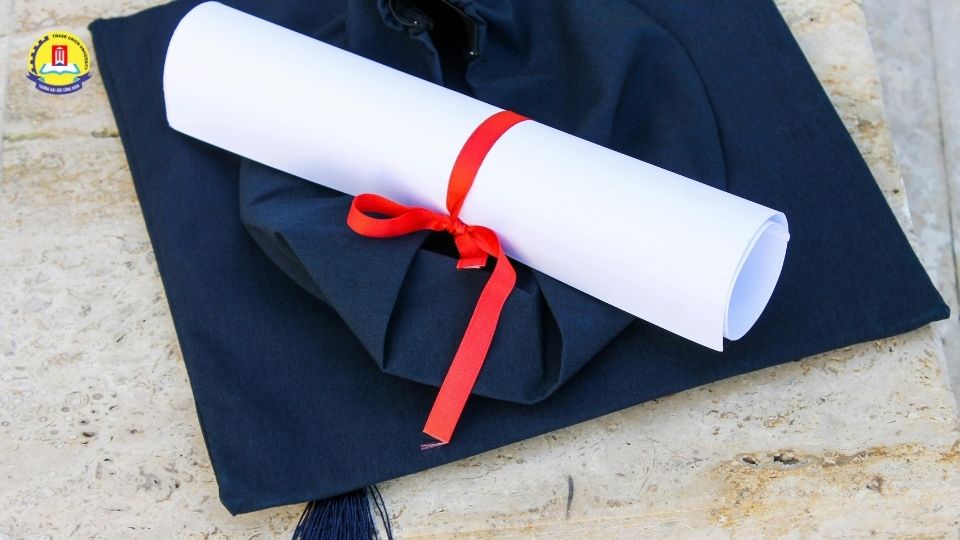 Điều kiện và đối tượng được học văn bằng 2 tại trường khác