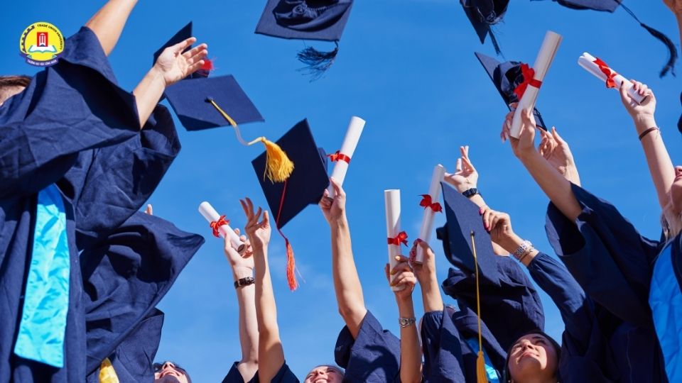 Nên học văn bằng 2 ngành gì để đón đầu xu hướng