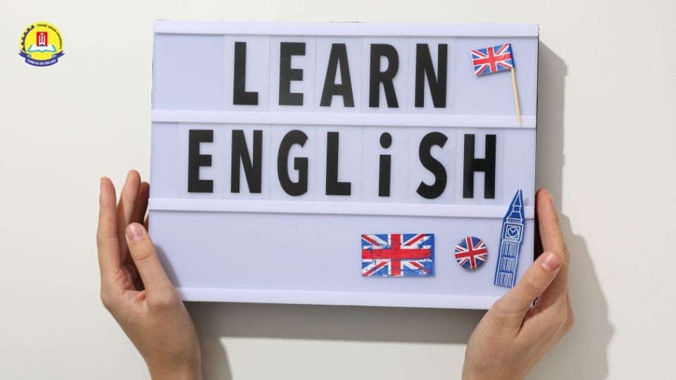 Ngành ngôn ngữ Anh có dễ xin việc không trong bối cảnh thị trường lao động hiện nay